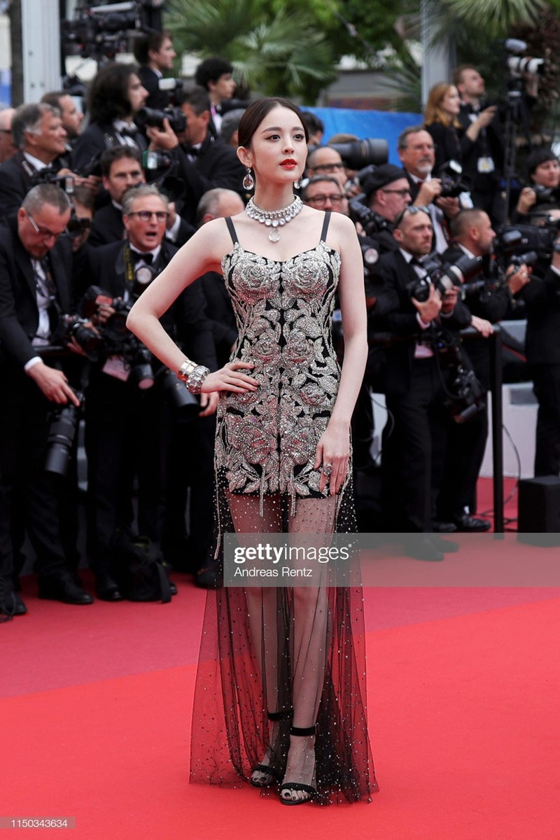 Hoa hậu đẹp nhất mọi thời đại lộng lẫy trên thảm đỏ Cannes | Báo ...
